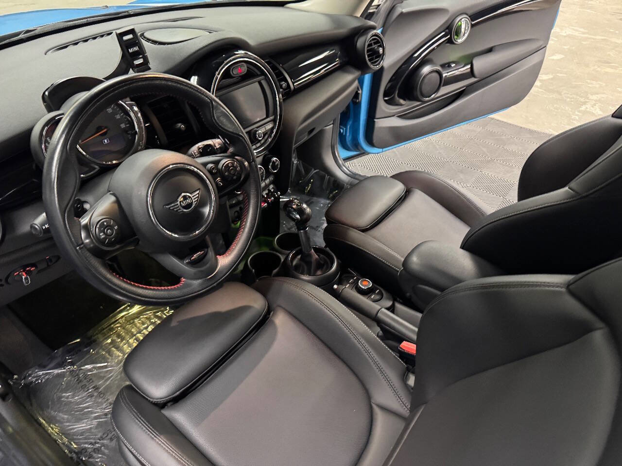 Used 2019 MINI Cooper S w/ Signature Upholstery Package image 33