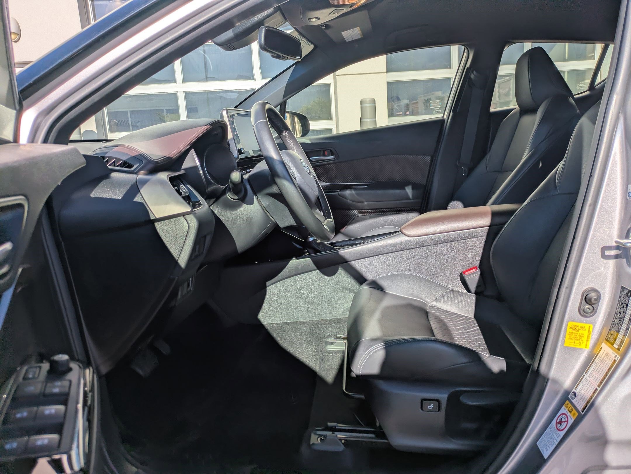 Used 2019 Toyota C-HR Limited FWD image 17