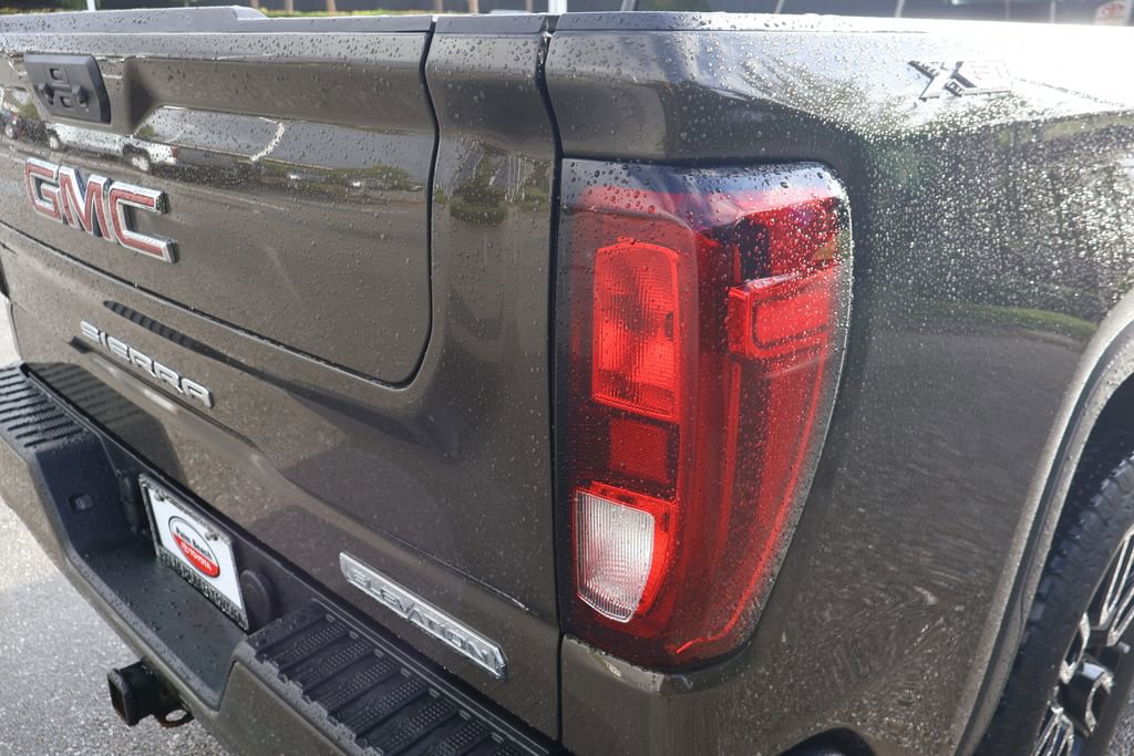 Used 2023 GMC Sierra 1500 Elevation w/ X31 Off-Road Package AWD/4WD image 9