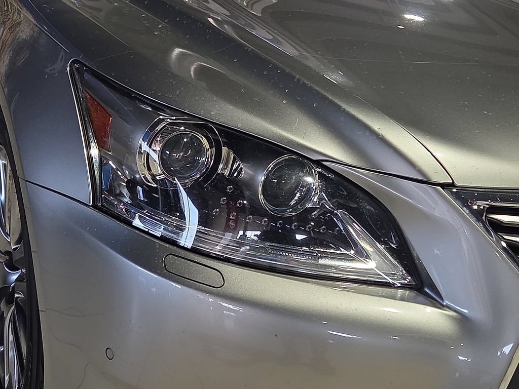 Used 2017 Lexus LS 460 RWD image 8