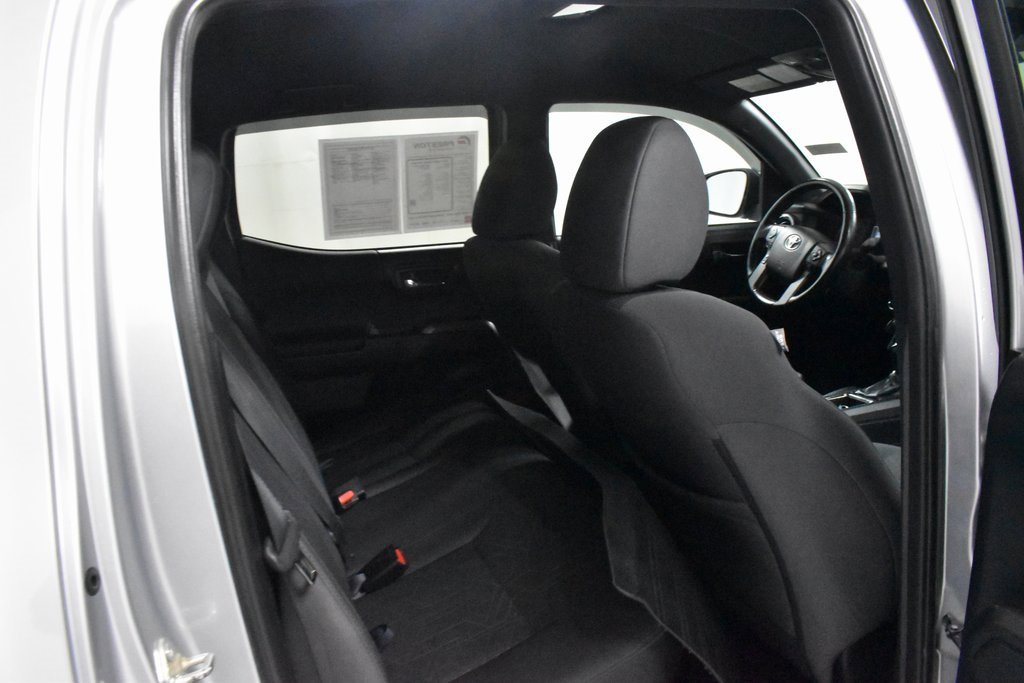 Used 2016 Toyota Tacoma TRD Sport image 16