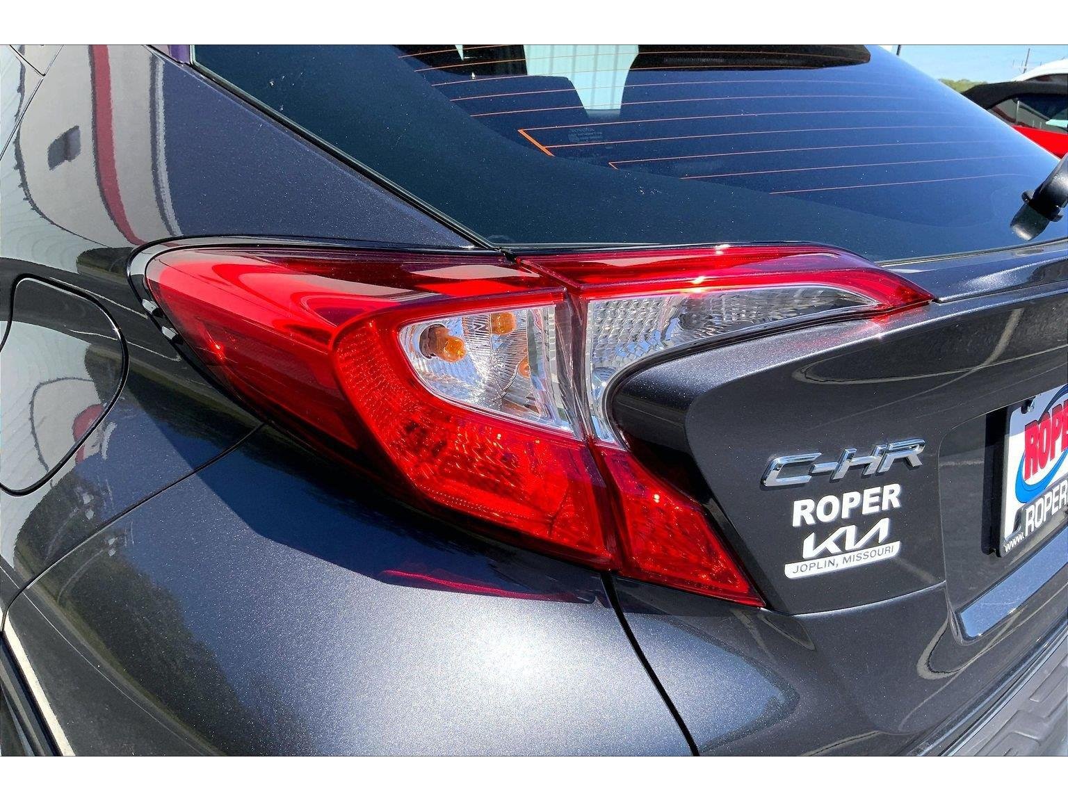 Used 2022 Toyota C-HR Limited FWD image 28