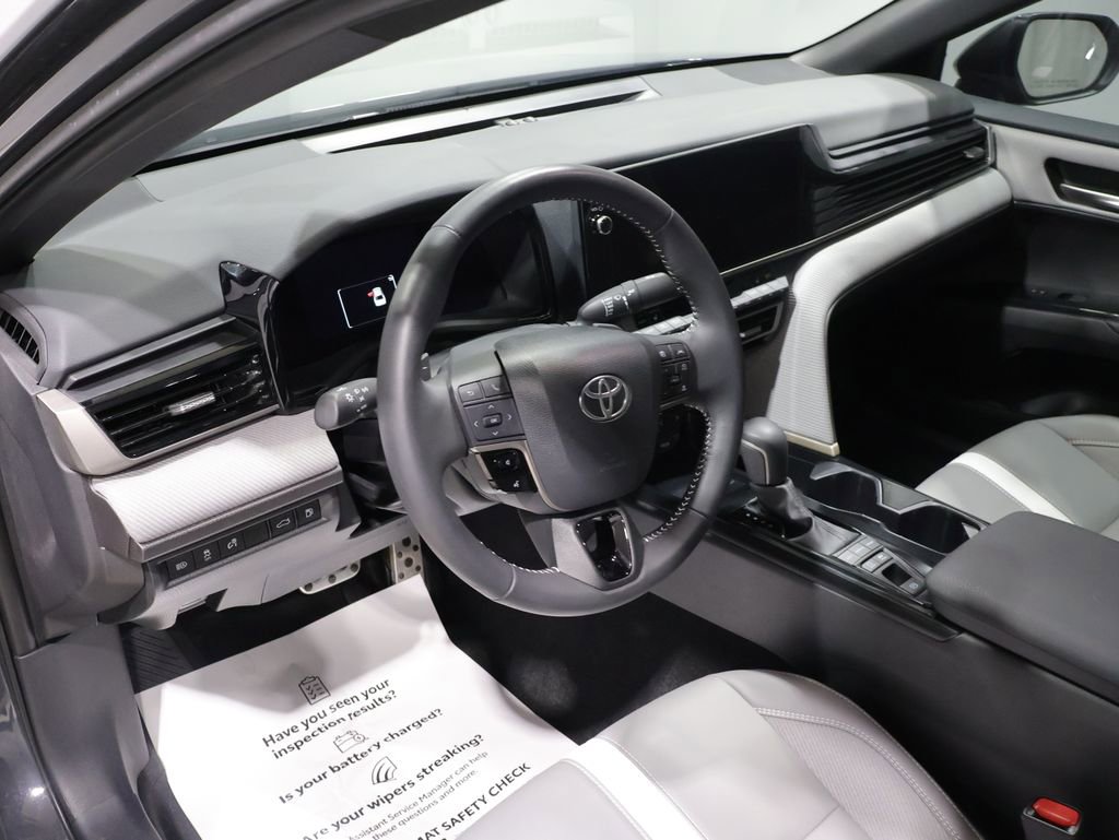 Used 2025 Toyota Camry SE AWD/4WD image 15