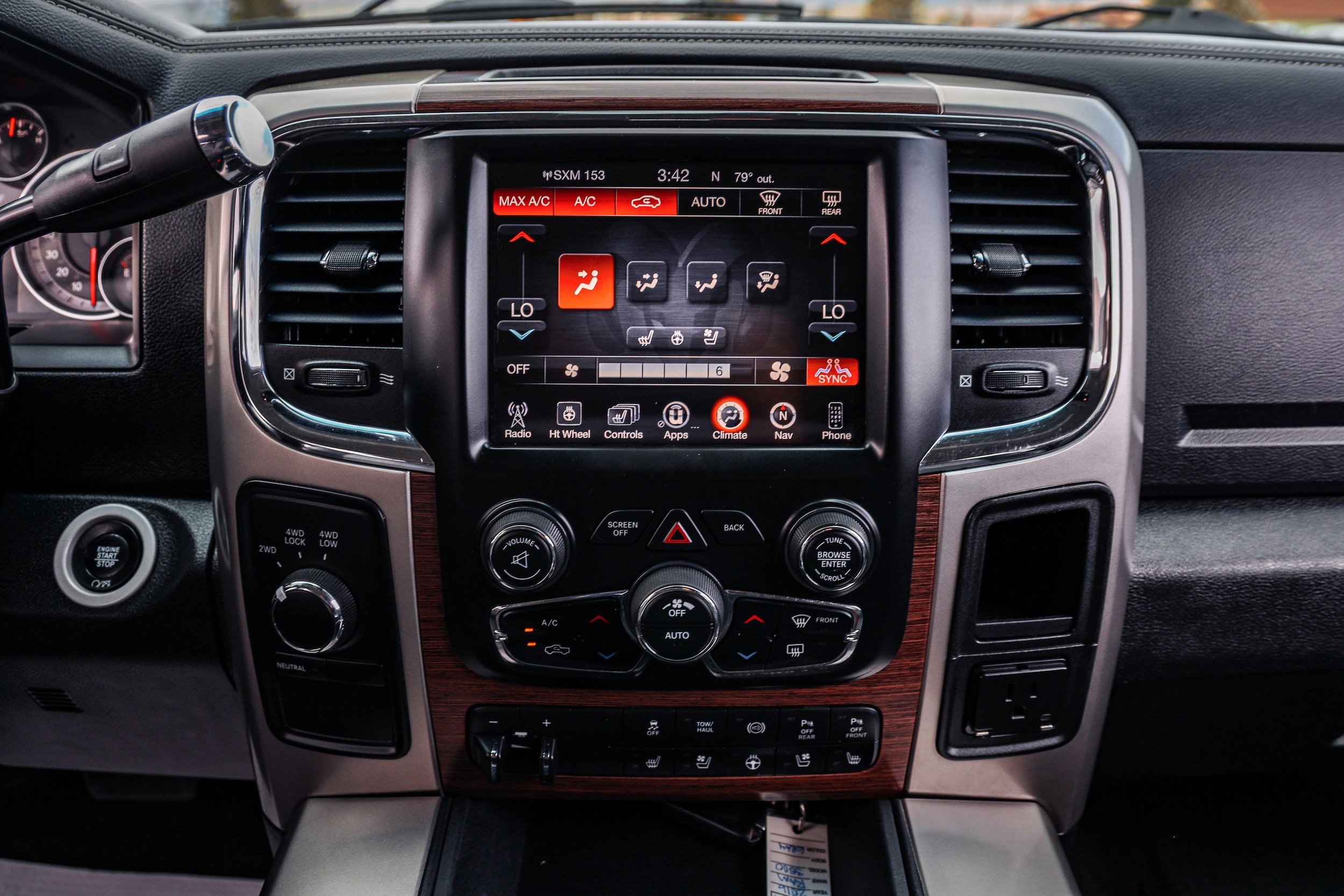 Used 2016 RAM 3500 Laramie AWD/4WD image 16