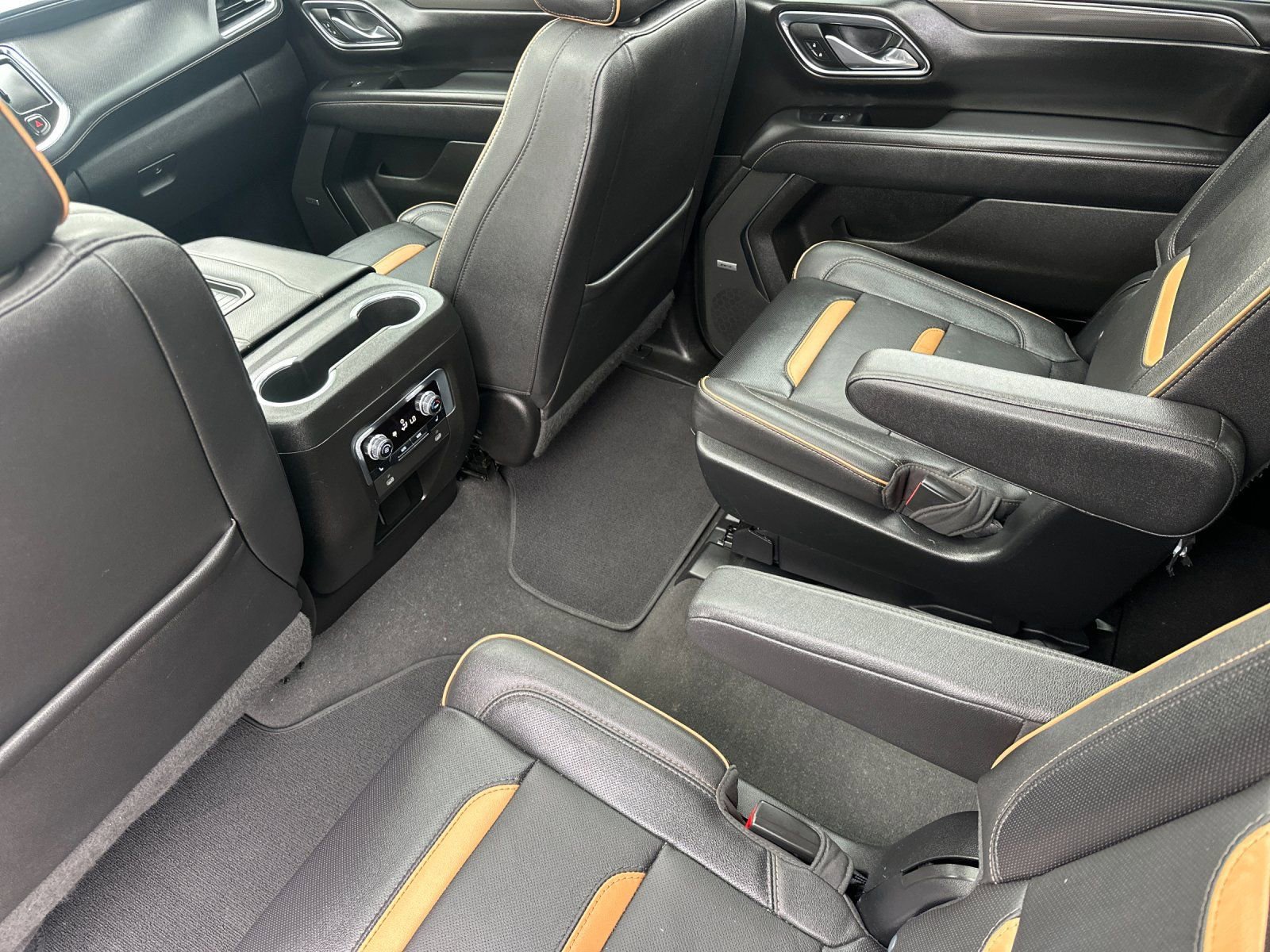 Used 2023 GMC Yukon XL AT4 image 13