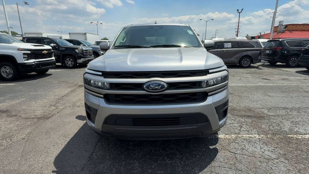Used 2022 Ford Expedition XLT RWD image 3