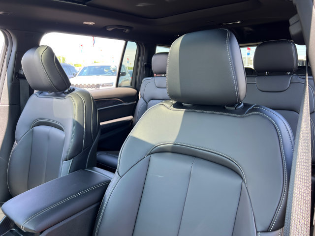 New 2026 Jeep Grand Cherokee L Limited w/ Limited Altitude Package AWD/4WD image 17
