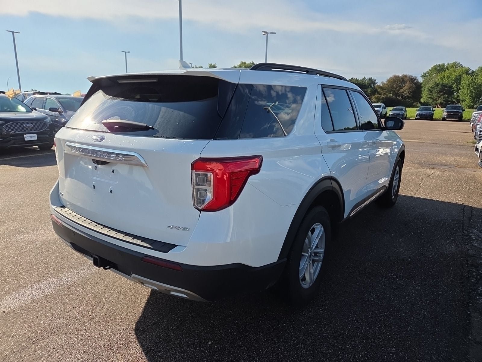 Used 2024 Ford Explorer XLT w/ Equipment Group 202A AWD/4WD image 9