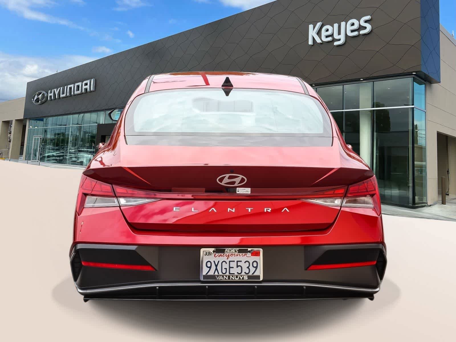 Certified 2025 Hyundai Elantra SEL FWD image 6