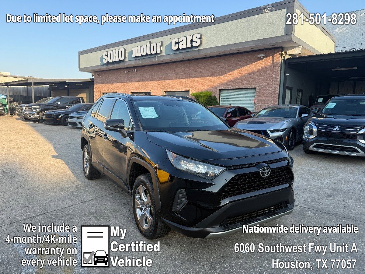 Used 2022 Toyota RAV4 XLE image 1