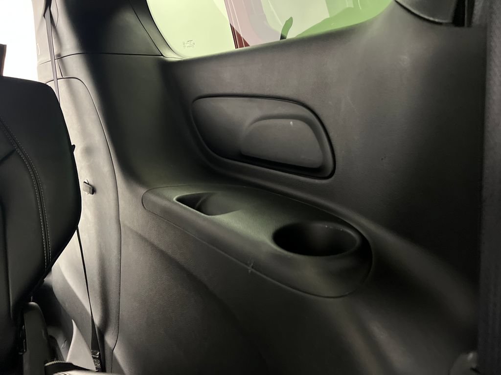 Used 2025 Chrysler Pacifica Select FWD image 46