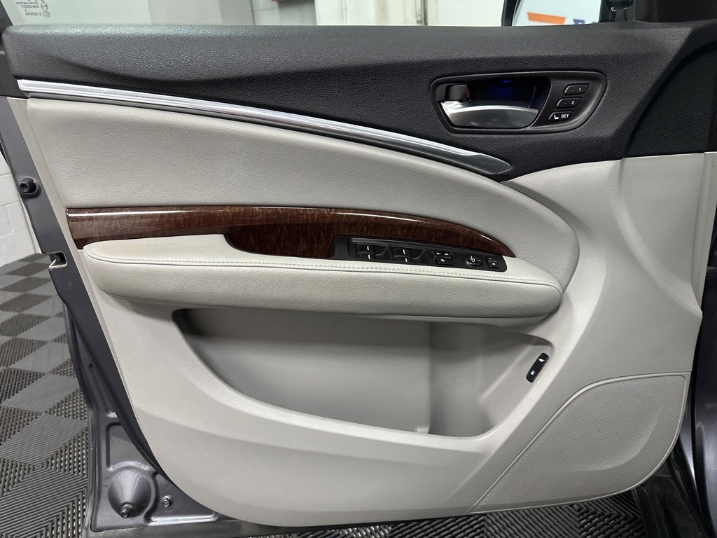 Used 2017 Acura MDX FWD image 17