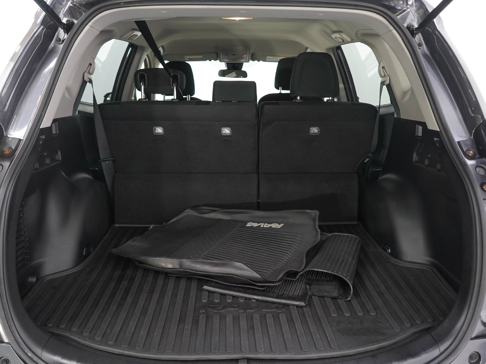 Used 2018 Toyota RAV4 LE w/ All Weather Liner Package AWD/4WD image 9