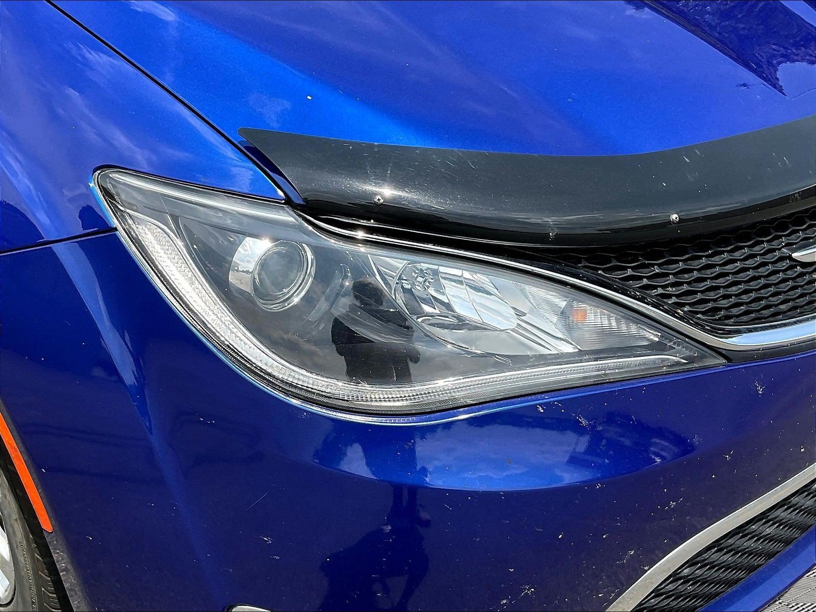 Used 2019 Chrysler Pacifica Touring Plus FWD image 32