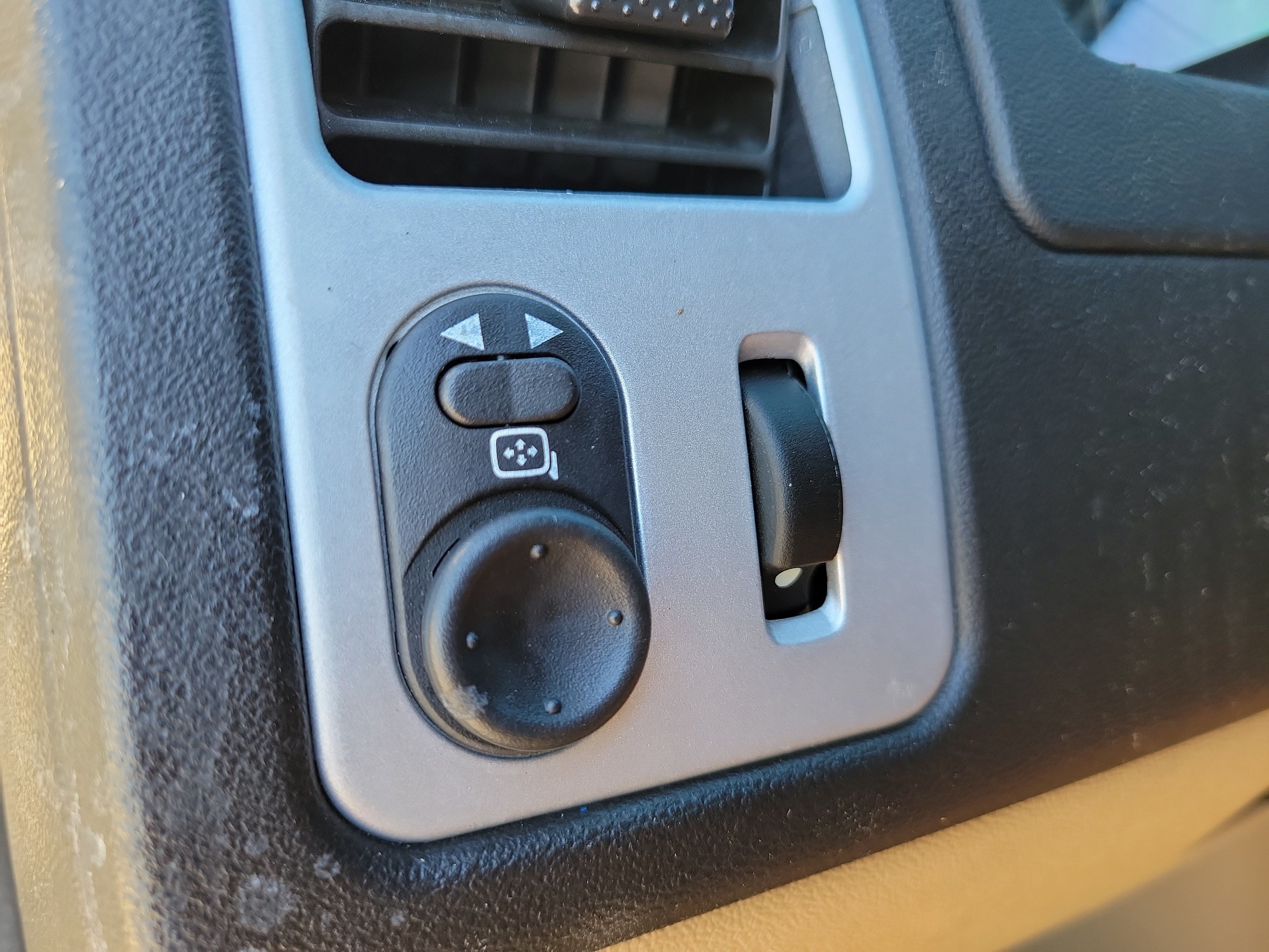 Used 2009 Chevrolet Equinox LS FWD image 22