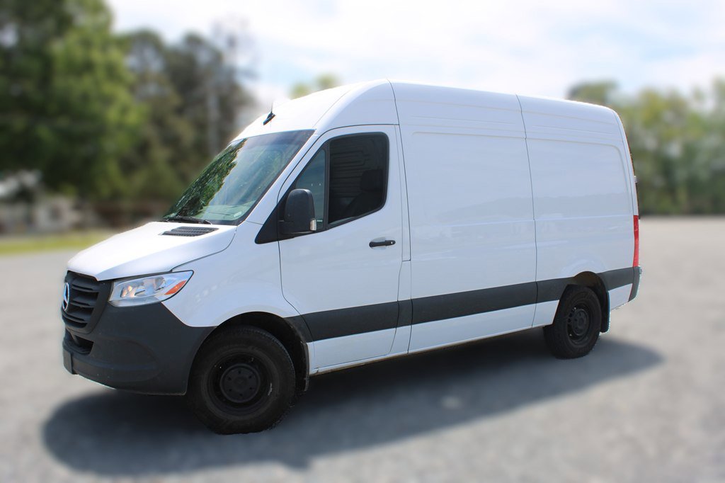Used 2025 Mercedes-Benz Sprinter 2500 image 3
