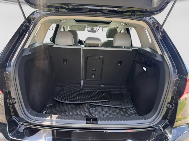Certified 2024 Volkswagen Taos SE w/ Panoramic Sunroof Package FWD image 23