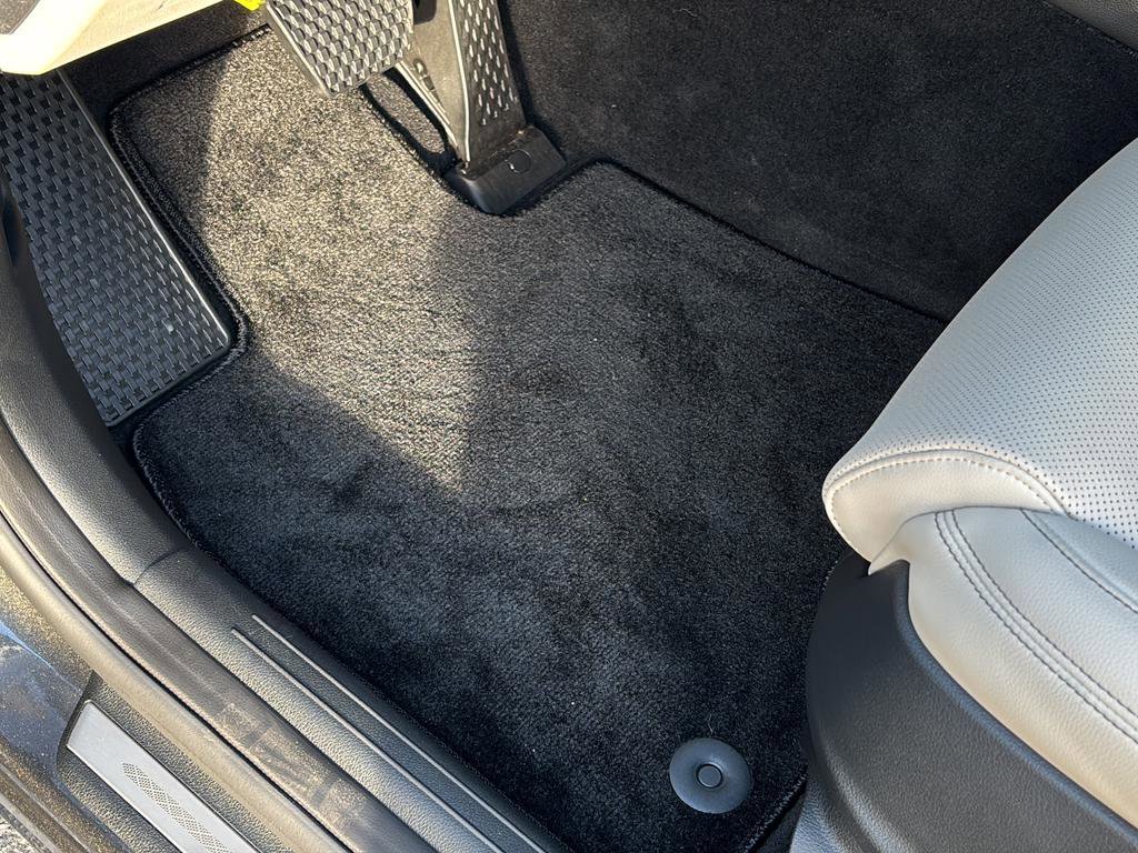 Used 2026 Genesis GV70 2.5T Select image 18