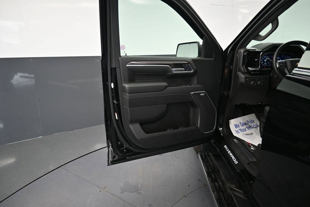 Used 2024 Chevrolet Silverado 1500 LTZ w/ Technology Package AWD/4WD image 27