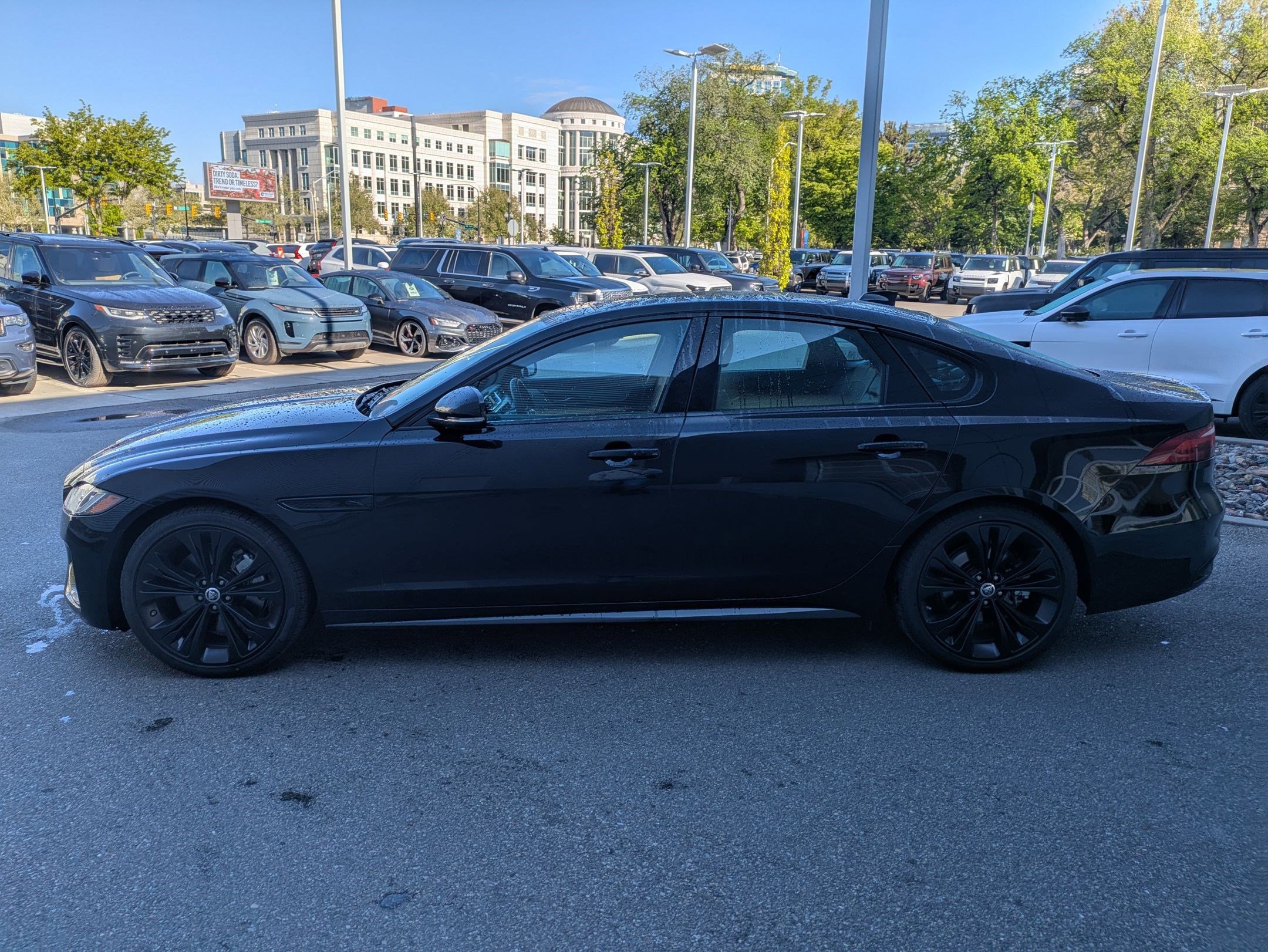 Used 2024 Jaguar XF R-Dynamic SE AWD/4WD image 11