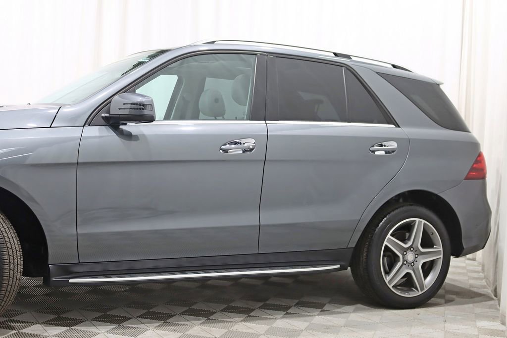Used 2017 Mercedes-Benz GLE 400 4MATIC image 4