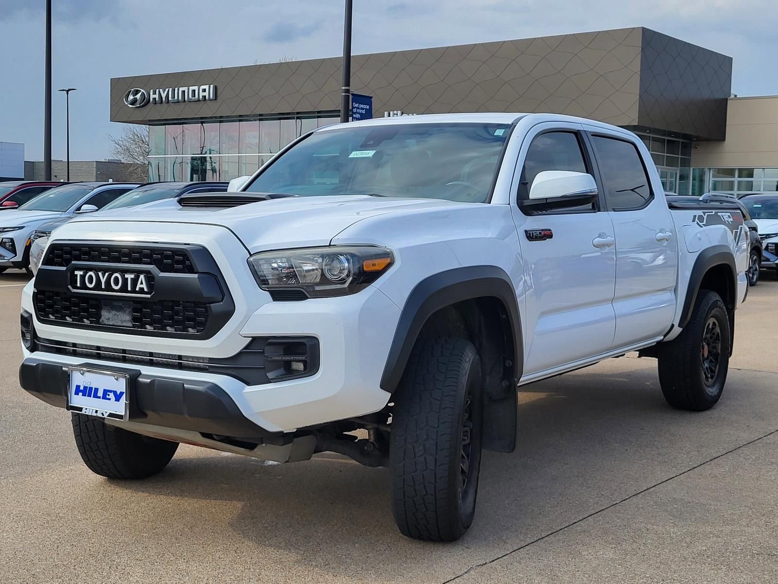 Used 2019 Toyota Tacoma TRD Pro image 2