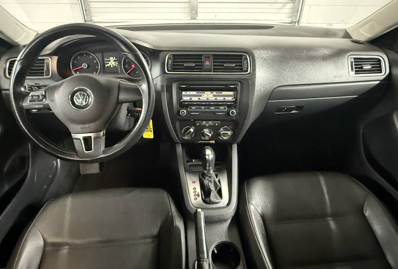 Used 2012 Volkswagen Jetta SE FWD image 11