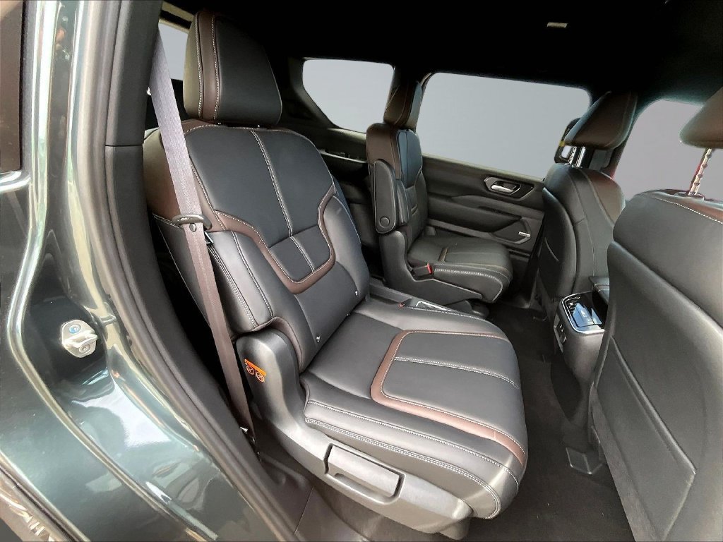 New 2026 Nissan Armada SL w/ Captain's Chari Seat Package AWD/4WD image 10