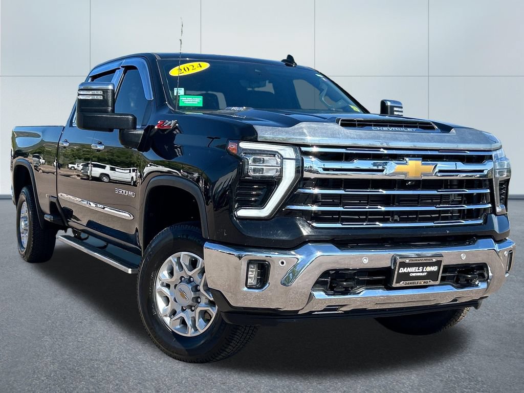 Used 2024 Chevrolet Silverado 3500 LTZ w/ LTZ Convenience Package AWD/4WD image 35