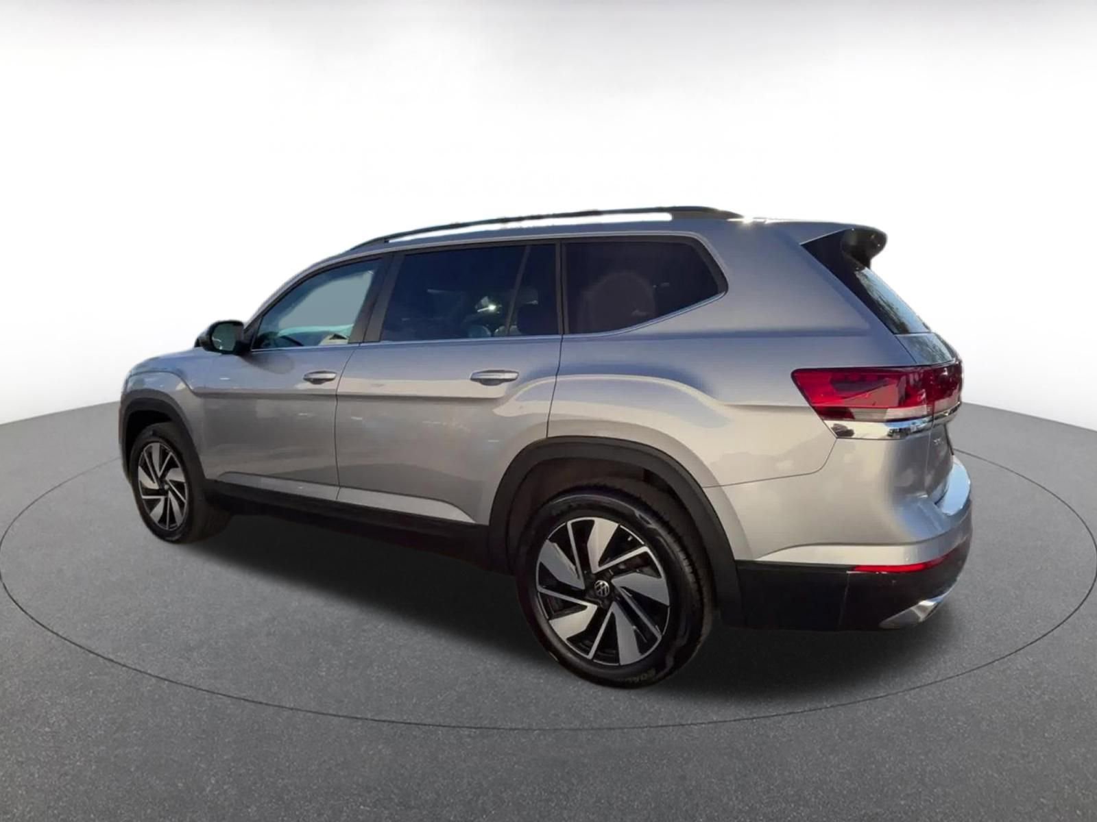 Used 2025 Volkswagen Atlas SE image 10