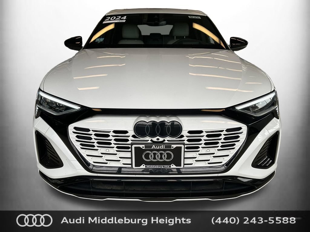 Used 2024 Audi Q8 e-tron Prestige w/ Prestige Package AWD/4WD image 2