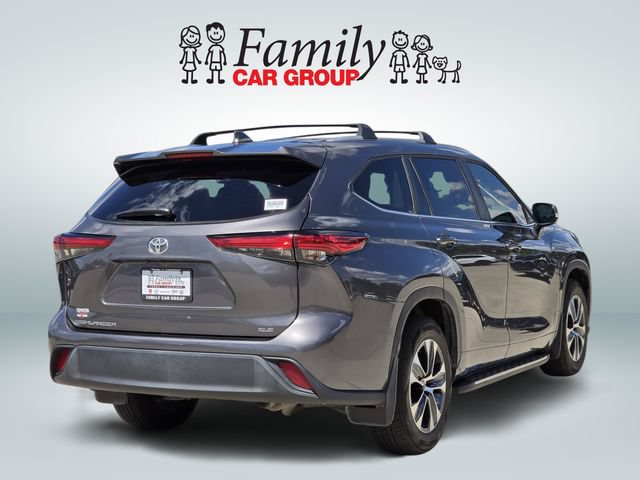Used 2023 Toyota Highlander XLE FWD image 4