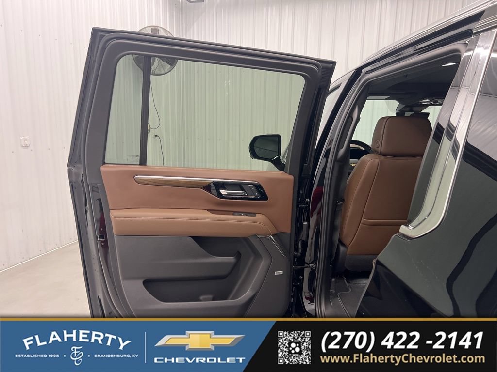 New 2026 Chevrolet Suburban High Country AWD/4WD image 10