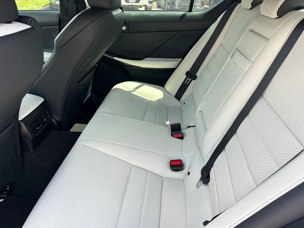 Used 2024 Lexus IS 500 RWD image 16
