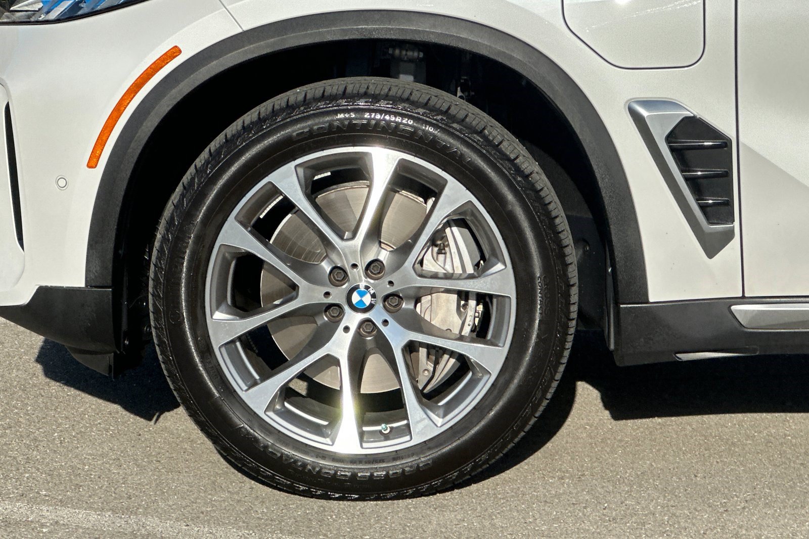 Used 2026 BMW X5 xDrive50e w/ Premium Package AWD/4WD image 38