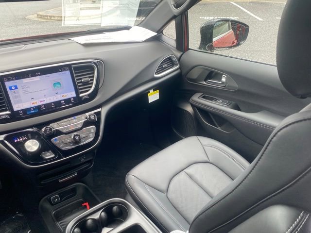 New 2026 Chrysler Voyager LX image 35