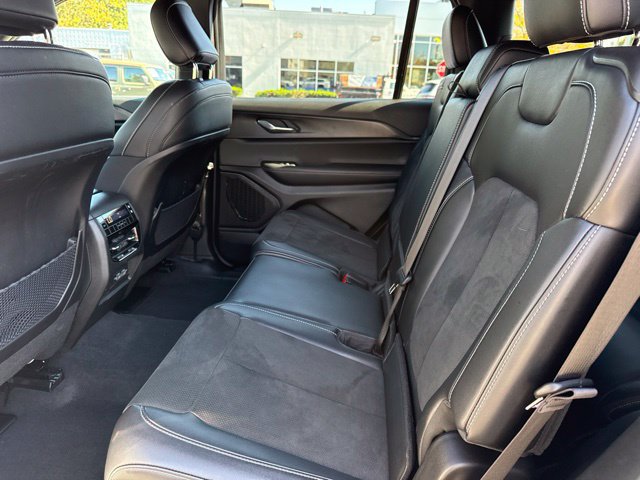 Used 2025 Jeep Grand Cherokee L Altitude AWD/4WD image 23
