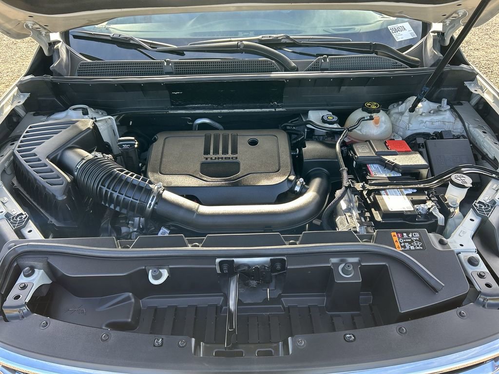 Used 2023 GMC Acadia SLE image 29