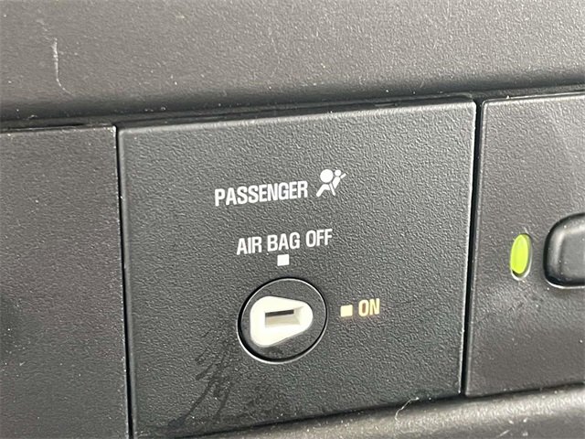 Used 2021 Chevrolet Express 2500 w/ Driver Convenience Package image 19