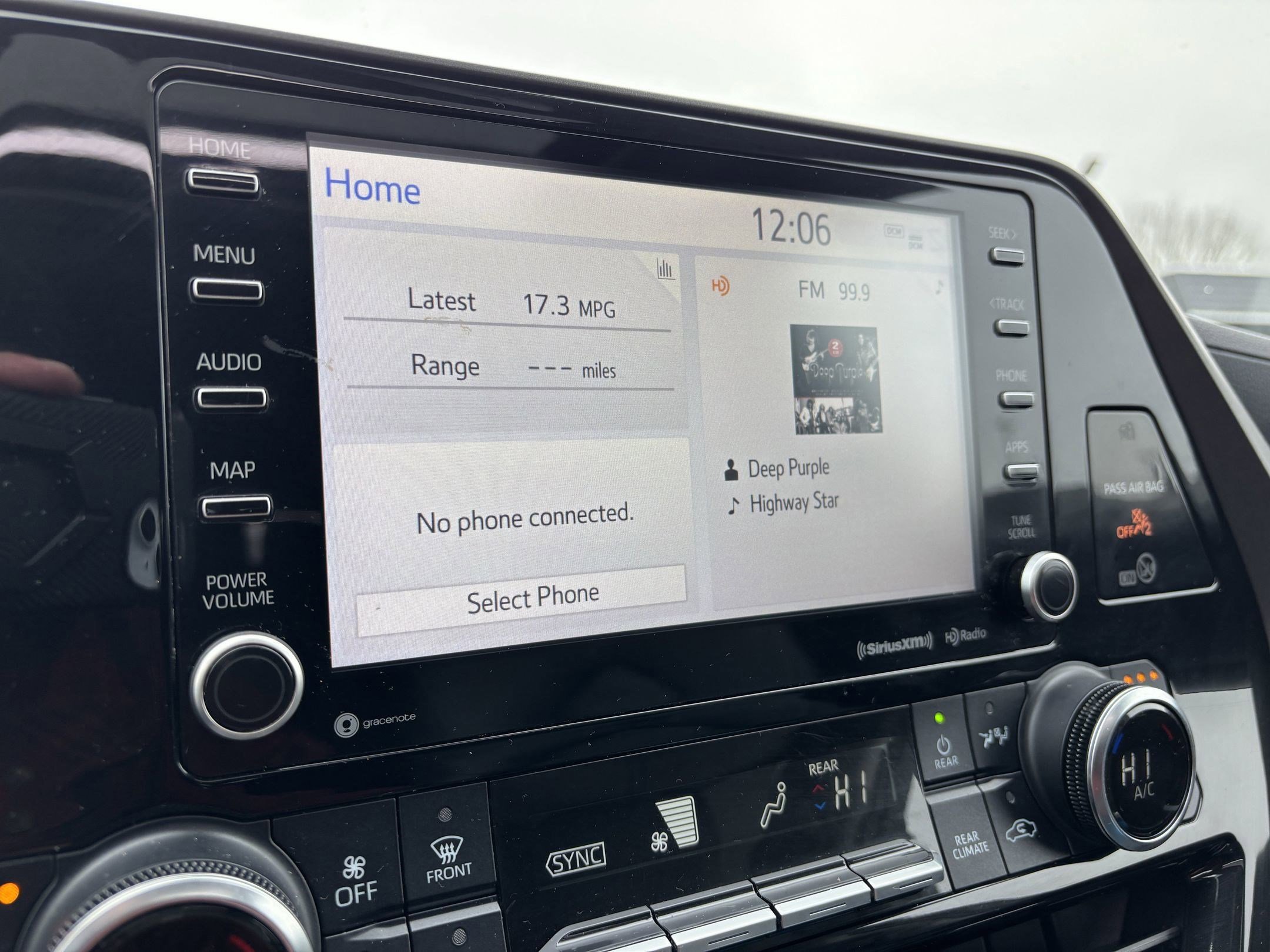 Used 2022 Toyota Highlander XLE image 41