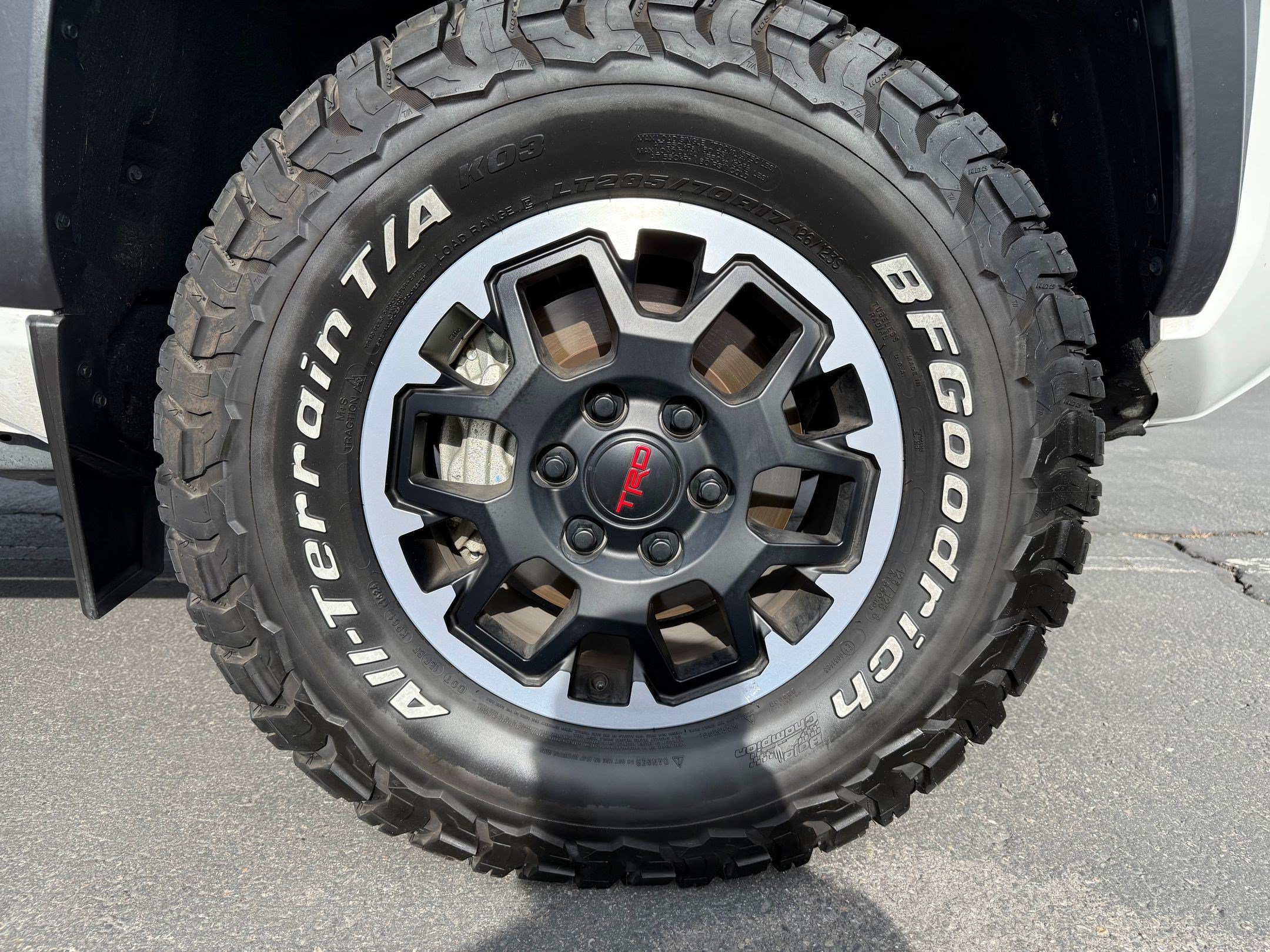 Certified 2024 Toyota Tacoma TRD Off-Road w/ TRD Off Road Upgrade Package AWD/4WD image 31