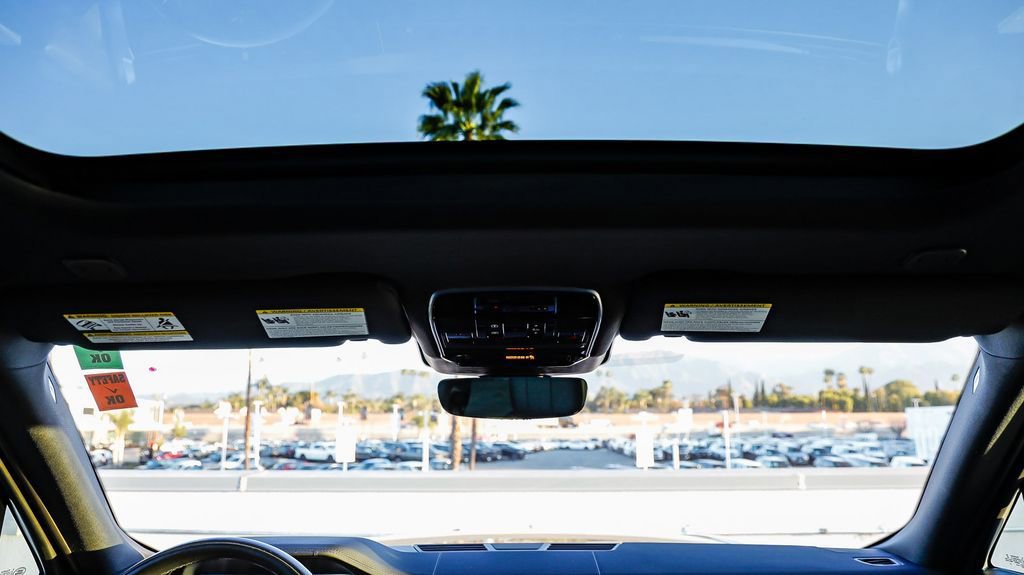 Used 2023 Land Rover Range Rover SE image 19