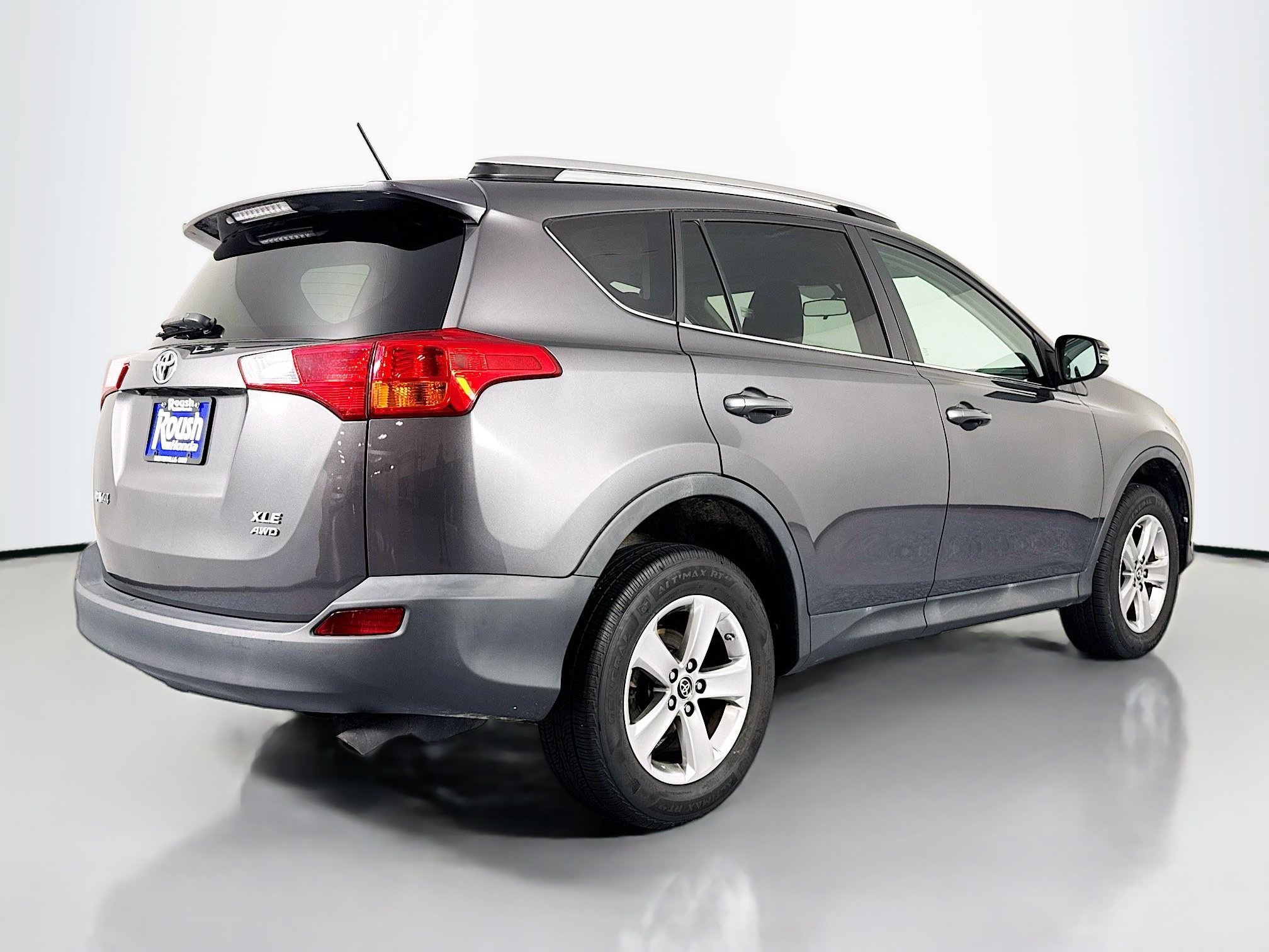 Used 2015 Toyota RAV4 XLE AWD/4WD image 5