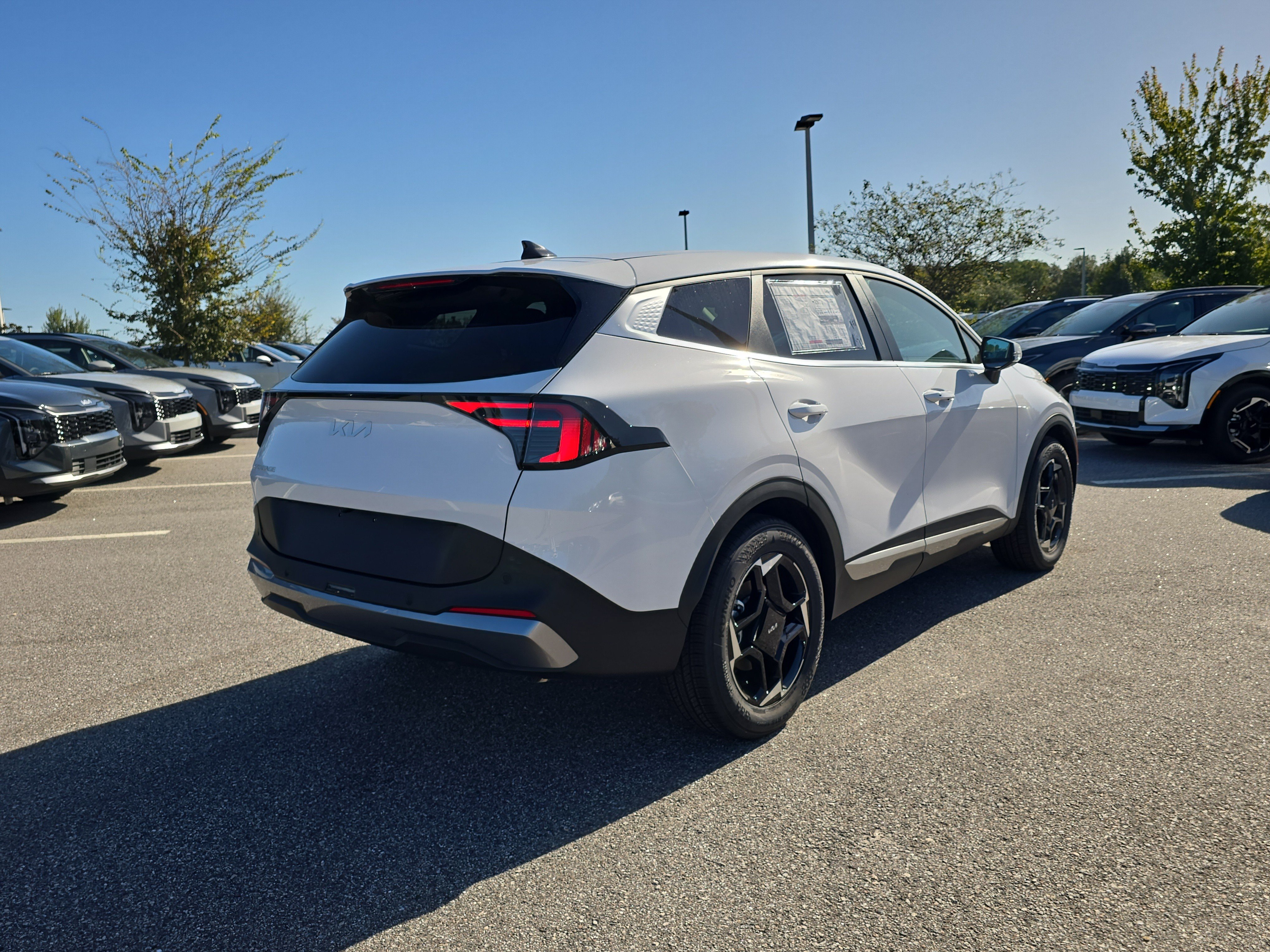 New 2027 Kia Sportage EX FWD image 8
