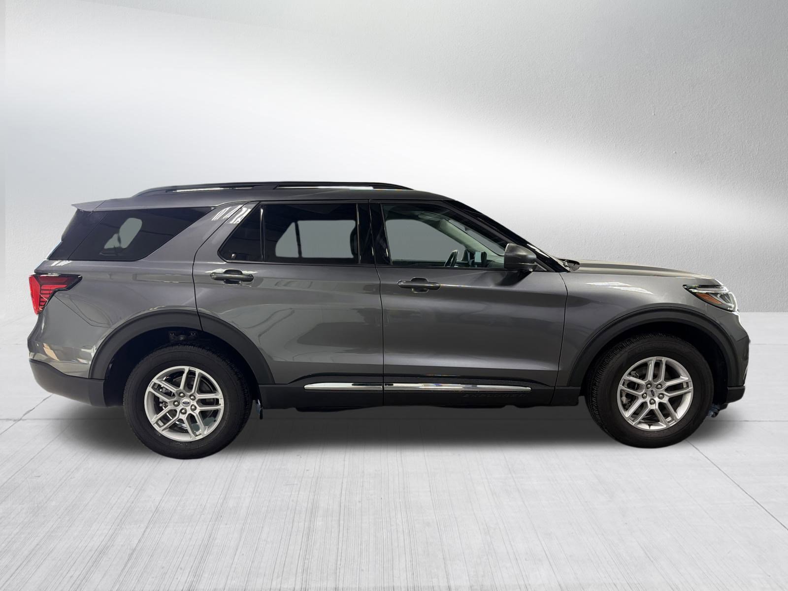 Used 2025 Ford Explorer Active image 8