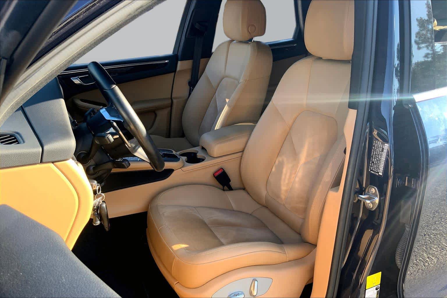 Used 2018 Porsche Macan AWD/4WD image 8