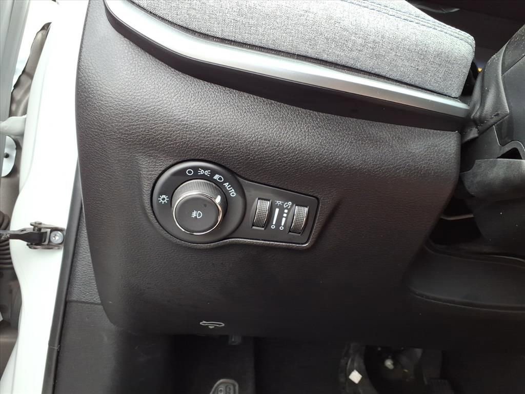 Certified 2022 Jeep Compass Latitude w/ Convenience Group image 14