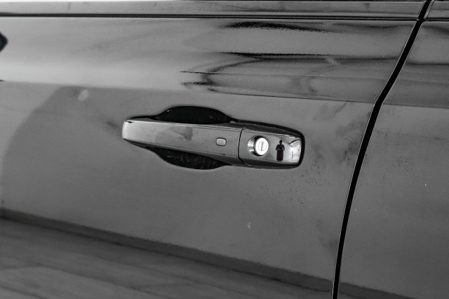 Used 2022 Chrysler 300 Touring w/ Sport Appearance Package image 40