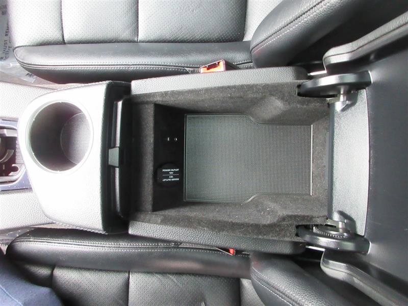 Used 2016 Porsche Panamera 4 image 17