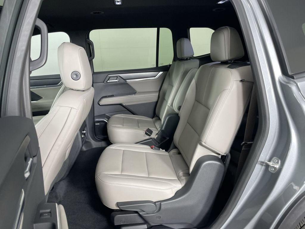 Used 2024 GMC Acadia Elevation image 24